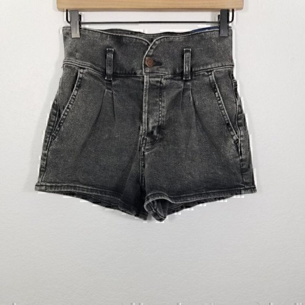 NWT Hollister Ultra High-Rise Mom Shorts Size 3